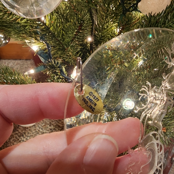 Pair of Vintage 1977 Amsun Acrylic Ornaments - Picture 3 of 4